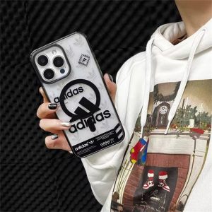 adidas パロディ iphone16/15/15pro ケース アディダス iphone14pro max/13pro カバー カップル ブランド iphone12/12プロ ケース おしゃれ かわいい