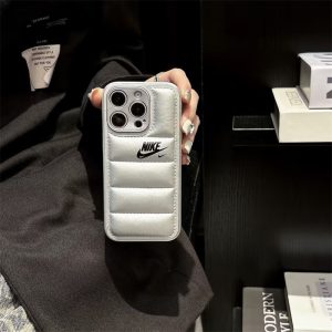 Nike アイフォン16/16pro max カバー 新作 ナイキ iphone15/14pro ケース お揃い さりげない スマホケース 13/12 ダウン 個性 的 おしゃれ