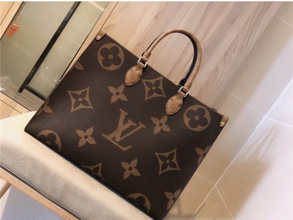 ルイヴィトン バッグ 新作 パロディ風 LOUIS VUITTON オンザゴー mm スーパーコピー レディース ショルダーバッグ 人気 モノグラム·リバース トートバッグ ハイブランド ヴィトン ハンドバッグ 革 セレブ愛用