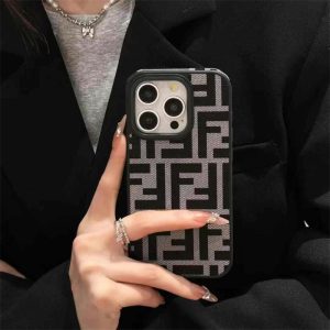 フェンディ コピー iphoneケース16 海外 セレブ メンズ