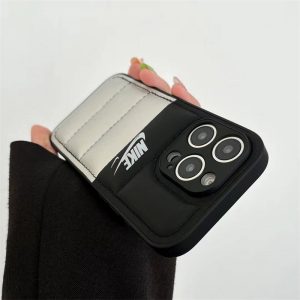 Nike アイフォン16/16pro max カバー 新作 ナイキ iphone15/14pro ケース お揃い さりげない スマホケース 13/12 ダウン 個性 的 おしゃれ