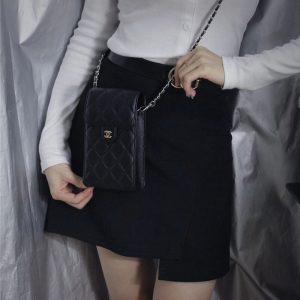 ブランド ショルダーバッグ シャネルマトラッセ 芸能人 スマートフォンポーチ 革 高級 CHENEL スマホポシェット おしゃれ 小物入れ ミニバッグ レディース ファッション 激安