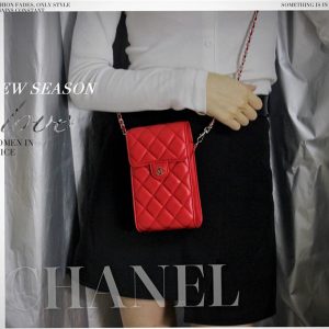 ブランド ショルダーバッグ シャネルマトラッセ 芸能人 スマートフォンポーチ 革 高級 CHENEL スマホポシェット おしゃれ 小物入れ ミニバッグ レディース ファッション 激安