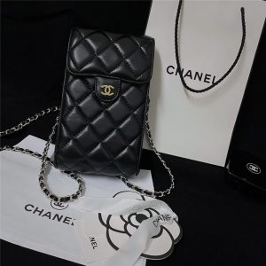 シャネル CHANEL マトラッセ スマホショルダー ホワイト