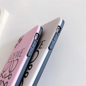 カップル iphone15/15pro max/14pro ケース ロエベ スーパー コピー アイフォン13/12プロマックス カバー ピンク パロディ風 iphoneケース11pro loewe 新作 iphone11/xr/se 保護ケース 人気 韓国 iphone ケース らくらく 激安