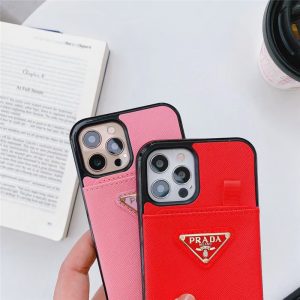 プラダ コピー iphone16/16proケース15pro カード収納 薄型 アイフォン14/13pro max カバー ブランド 激安 iphone12 iphone11pro 保護ケース prada スマホ携帯カバー パロディ風 iphonexs/xr ケース 贈り物 人気