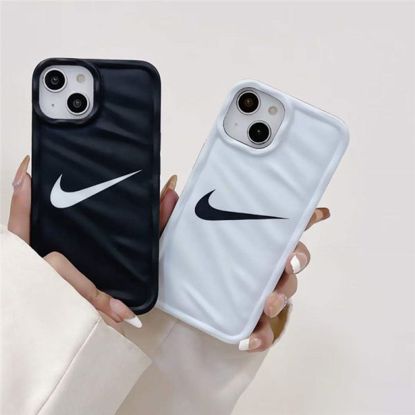 NIKE スマホケース iphone15/15pro お揃い ナイキ パロディ アイフォン14pro max/13pro カバー 個性的 iphone12pro/12 ケース シンプル かっこいい