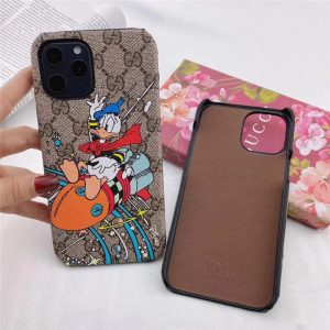iphone17/17proケース グッチ ドナルド ダック iphone16/16pro ケース 可愛い Disney x Gucci アイフォン15pro カバー お揃い パロディ風 iphone14 携帯ケース gg スプリーム 海外セレブ愛用