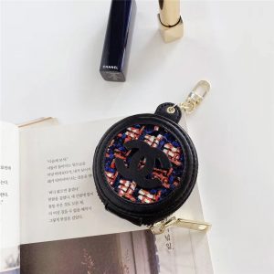 シャネル 風 air pods イヤホンカバー 可愛い chanel ワイヤレスイヤホンケース 手作り ミラー付き エアポッツケース ブランド カラビナ 汎用 イヤホン収納 レディース シャネル プレゼント おすすめ