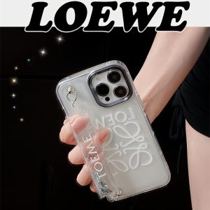 ロエベ iphone15/15pro 透明 ケース 挟む LOEWE iphone14/14pro maxケース ステッカー ブランド iphone13pro/12プロ 携帯ケース クリア ベルト付き アイフォン11 カバー 人気 女子 韓国 ロエベ iphone15/15pro 透明 ケース 挟む LOEWE iphone14/14pro maxケース ステッカー ブランド iphone13pro/12プロ 携帯ケース クリア ベルト付き アイフォン11 カバー 人気 女子 韓国