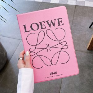 ロエベ ipad シリコン ケース 軽い LOEWE ipad pro 10.5 ipad pro ケース 11インチ ブランド アイパッドケース mini4 mini5 ipad air1/2/3 ケース かわいい 韓国 ロエベ ipad シリコン ケース 軽い LOEWE ipad pro 10.5 ipad pro ケース 11インチ ブランド アイパッドケース mini4 mini5 ipad air1/2/3 ケース かわいい 韓国