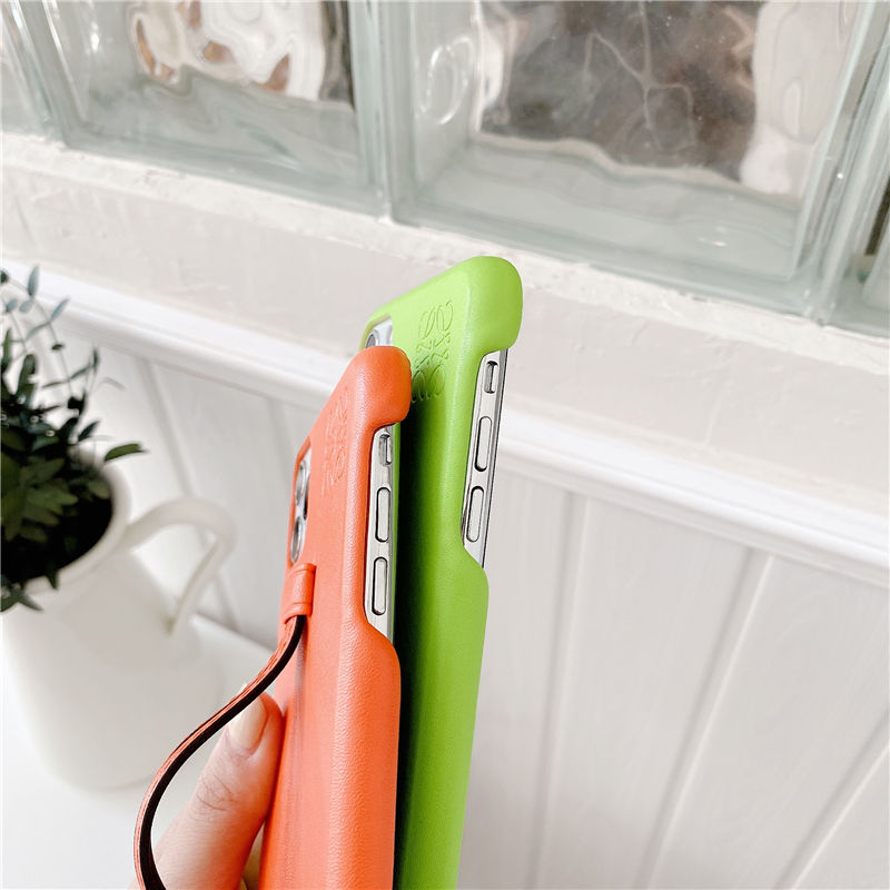 iphone16/16promax カバー ロエベ ブランド iphone15pro/14ケース ベルト付き iphone13pro/12pro maxケース ペア 大人 LOEWE アイフォン11/xs/xr カバー 可愛い アナグラム iphonexs max スマホケース エレガント