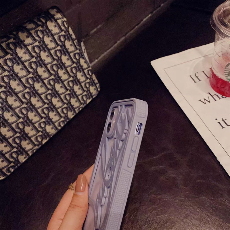ルブタン iphoneケース 切り抜き christian louboutin カットアウト 