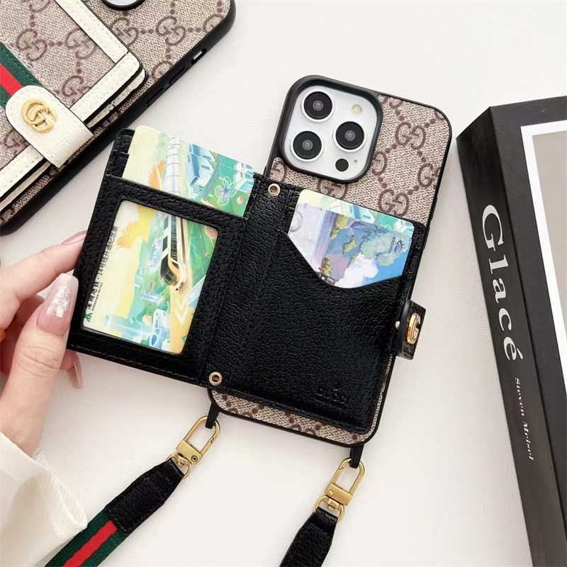 グッチメッセンジャーバック　携帯、財布、カード収納に最適