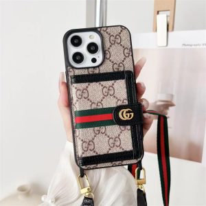 iphone17/17proケース gucci iphone16 ケース 海外 セレブ メンズ グッチ スマホケース 15/14プロマックス カード収納 iphoneケース ショルダー ブランド