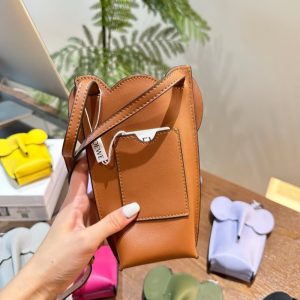 ロエベ ミニバッグ 象 ショルダー バッグ 韓国風 レディース スマホ ポシェット ブランド スマホ保護カバー 可愛い プレゼント