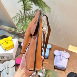 ロエベ ミニバッグ 象 ショルダー バッグ 韓国風 レディース スマホ ポシェット ブランド スマホ保護カバー 可愛い プレゼント