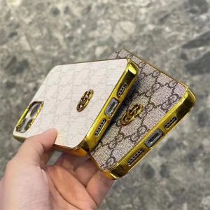 gucci スマホケース iphone17/16pro ケース グッチ iphone15/14proケース ブランド メンズ iphone12/12プロケース ブランドコピー アイフォン13 ケース シンプル