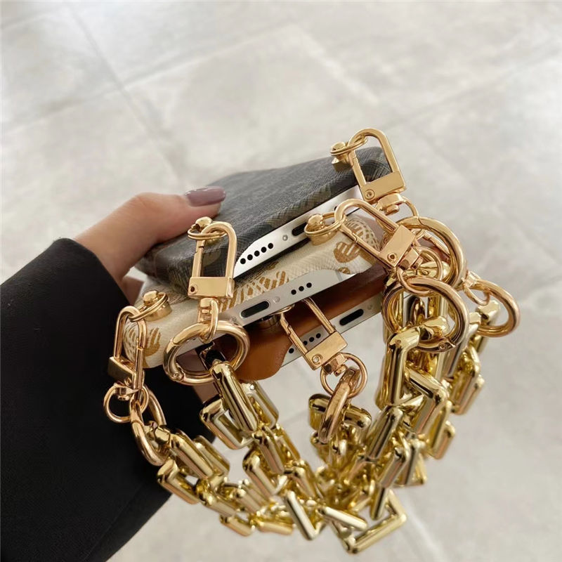 ［CELINE ］セリーヌ スマホケース ショルダー レザー チェーン iphone16/16proケース celine iphone16promax ケース ショルダー