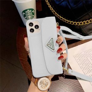 プラダ スマホケース16/16pro 背面 収納 iphone15/14pro max