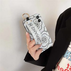 シャネル iphone13pro/12 スマホケース ベルト付き iphone12プロ/11pro max/xr カバー ハイブランド 女子 スマートフォンケース iphonexs/se2 頑丈 可愛い シャネル iphone13pro/12 スマホケース ベルト付き iphone12プロ/11pro max/xr カバー ハイブランド 女子 スマートフォンケース iphonexs/se2 頑丈 可愛い