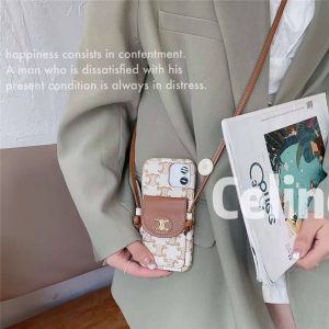 iphone15pro/14proケース 背面ポケット セリーヌ iphone13/13pro ケース 大人 女子 CELINE スマホケース12/11pro 斜 めがけ おしゃれ iphonexs max/xr カバー 海外セレブ愛用 iphone15pro/14proケース 背面ポケット セリーヌ iphone13/13pro ケース 大人 女子 CELINE スマホケース12/11pro 斜 めがけ おしゃれ iphonexs max/xr カバー 海外セレブ愛用