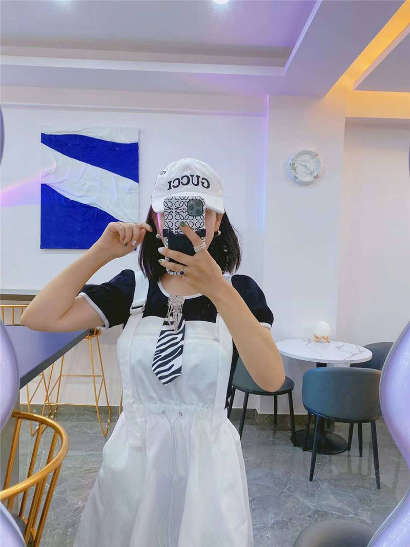 iphone17/17proケース ロエベ iphone16pro max/15 ケース 斜 めがけ iphone14 13pro 携帯ケース 背面ポケット LOEWE アイフォンケース12 女子 可愛い iphone11 スマホカバー 韓国風