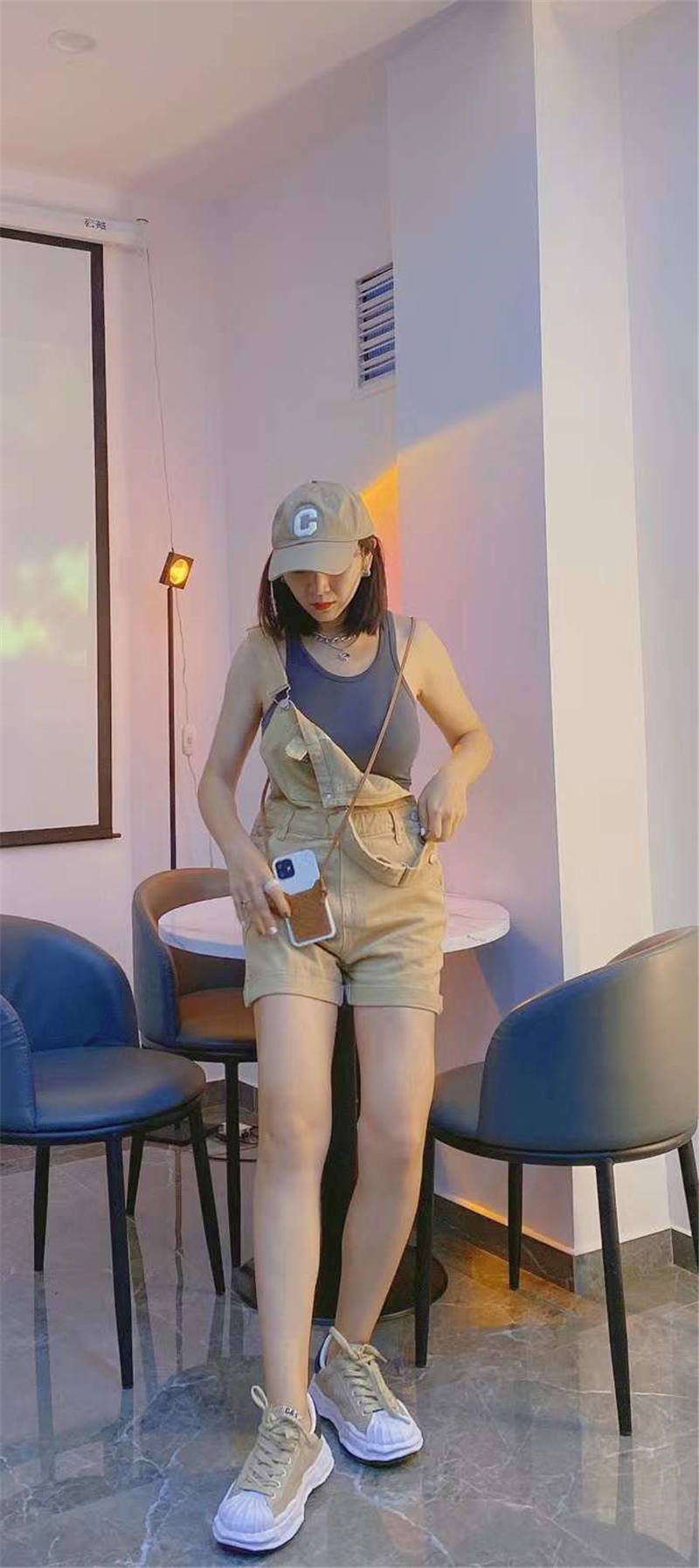 iphone17/17proケース ロエベ iphone16pro max/15 ケース 斜 めがけ iphone14 13pro 携帯ケース 背面ポケット LOEWE アイフォンケース12 女子 可愛い iphone11 スマホカバー 韓国風