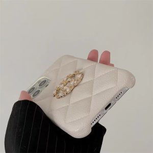 シャネル 携帯 ケース iphone17/17pro ブランド コピー iphone16/15pro レザーケース 女性 chanel風 iphone14pro max カバー 大人 可愛い シンプル アイフォンケース エレガント