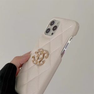 シャネル 携帯 ケース iphone17/17pro ブランド コピー iphone16/15pro レザーケース 女性 chanel風 iphone14pro max カバー 大人 可愛い シンプル アイフォンケース エレガント