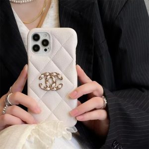 シャネル 携帯 ケース iphone17/17pro ブランド コピー iphone16/15pro レザーケース 女性 chanel風 iphone14pro max カバー 大人 可愛い シンプル アイフォンケース エレガント