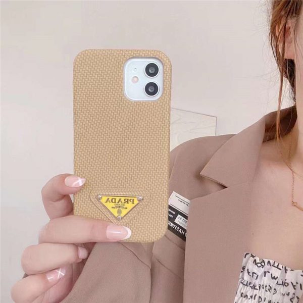 PRADA(プラダ)iPhone15PRO MAXスマホケース ブランド prada アイフォン14+/15proケース 柔らか 耐衝撃