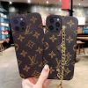ヴィトンコピー iphone17/16pro ケース おすすめ メンズ iphone15/14pro max/13pro/12ケース チェーンチャーム LV アイフォンカバー 大人 シンプル iphonexs max/xr 携帯ケース おしゃれ