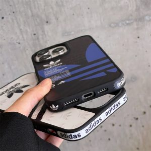 adidas スマホケース iphone16/15/15pro TPU 高級 iphone14/14pro ケース アディダス アイフォンケース13 丈夫 iphone12pro カバー お揃い
