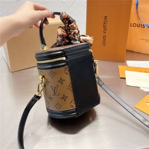 ルイ ヴィトン カンヌ ハンドバッグ Louis Vuitton モノグラム リバース M43986 芸能人 ショルダー バッグ スカーフ付き ルイ ヴィトン カンヌ ハンドバッグ Louis Vuitton モノグラム リバース M43986 芸能人 ショルダー バッグ スカーフ付き