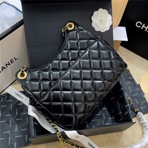 シャネル ホーボーバッグ コピー chanel マトラッセ ショルダー バッグ チェーン 黒 白 カバン ブランド レディース 鞄 人気 シャネル ホーボーバッグ コピー chanel マトラッセ ショルダー バッグ チェーン 黒 白 カバン ブランド レディース 鞄 人気
