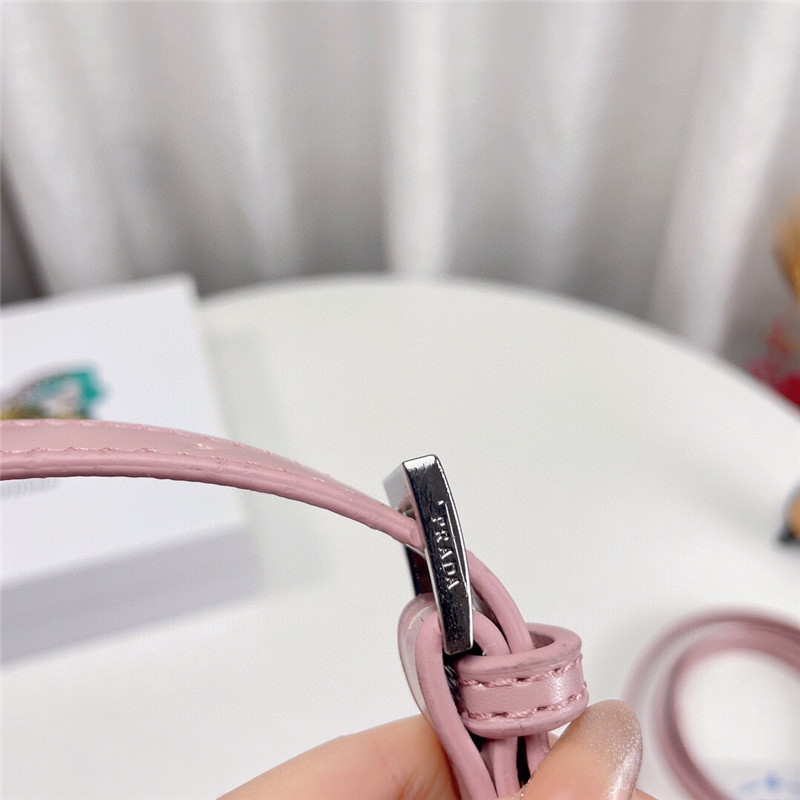 プラダ クレオ クリスタル サテン バッグ PRADA キラキラ バッグ パーティー 宴会 ショルダーバッグ ブランドコピー カバン おしゃれ 女性 プラダ クレオ クリスタル サテン バッグ PRADA キラキラ バッグ パーティー 宴会 ショルダーバッグ ブランドコピー カバン おしゃれ 女性