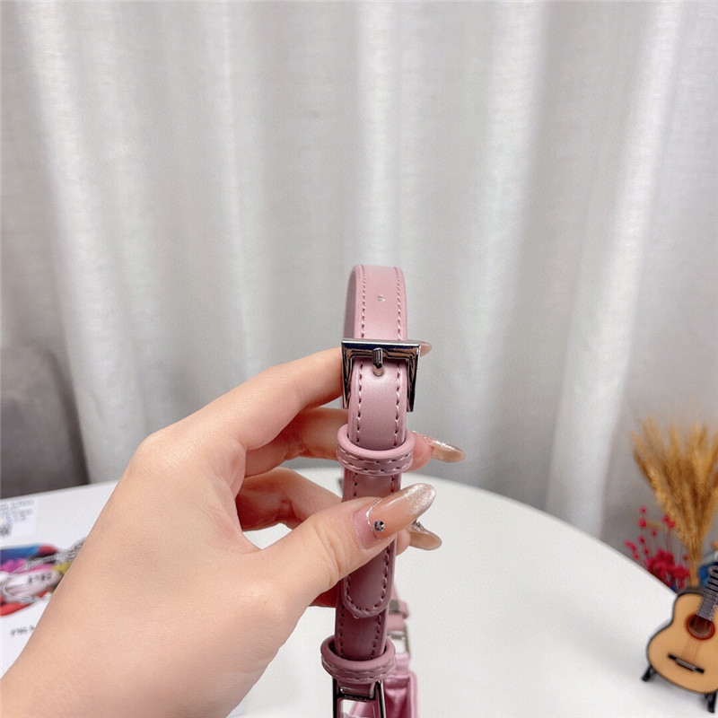 プラダ クレオ クリスタル サテン バッグ PRADA キラキラ バッグ パーティー 宴会 ショルダーバッグ ブランドコピー カバン おしゃれ 女性