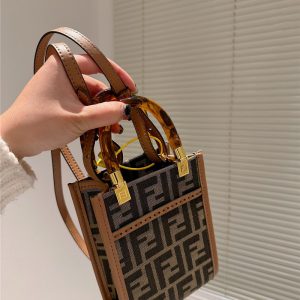 fendi トート バッグ フェンディ サンシャイン ショッパー ミニ