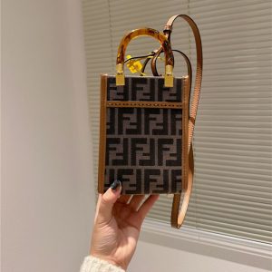 fendi トート バッグ フェンディ サンシャイン ショッパー ミニ