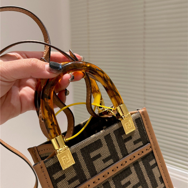 fendi トート バッグ フェンディ サンシャイン ショッパー ミニ ポシェット ブランド 縦型 ハンドバッグ 小さめ