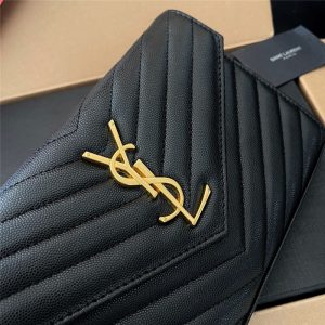 サンローラン バッグ 30代 40 代 ショルダー バッグ 斜 めがけ ハイ ブランド ysl キルティング チェーン バッグ 偽物 本当に届く