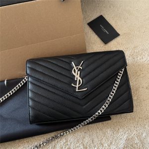 サンローラン バッグ 30代 40 代 ショルダー バッグ 斜 めがけ ハイ ブランド ysl キルティング チェーン バッグ 偽物 本当に届く