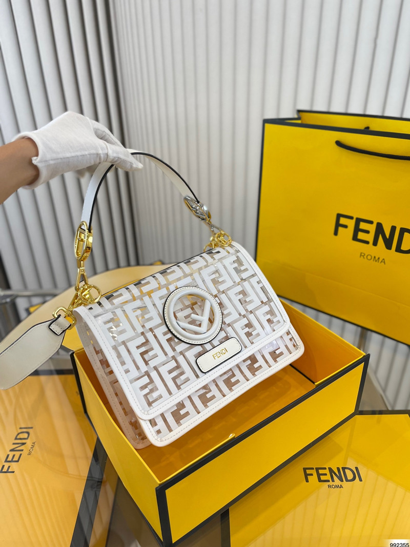 フェンディ キャナイエフ ショルダーバッグ クリア ショルダー バッグ 