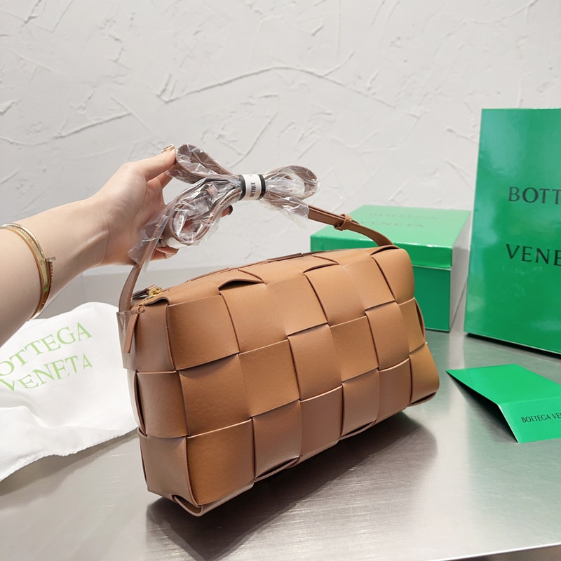 ボッテガ カセット クロス ボディ バッグ bv 編み込み ショルダー  