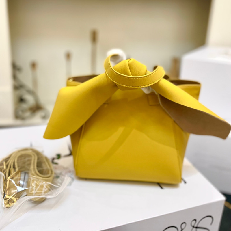 未使用品]ロエベ バニーキーカードホルダー イエロー うさぎ 102039 細かい