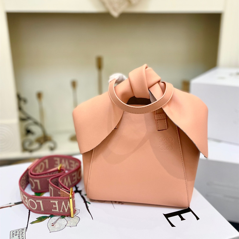 ロエベ うさぎ バッグ loewe ハンモックバニーバッグ 可愛い 