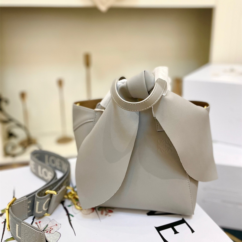ロエベ うさぎ バッグ loewe ハンモックバニーバッグ 可愛い 