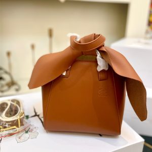 LOEWE スマホショルダーバッグ オレンジ LOEWE スマホショルダーバッグ オレンジ （オレンジ系 LOEWE