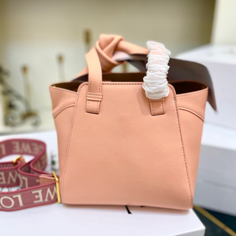 ロエベ うさぎ バッグ loewe ハンモックバニーバッグ 可愛い 